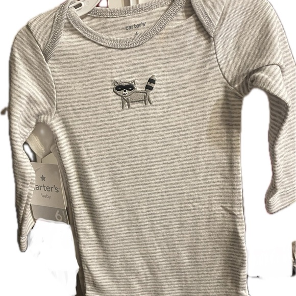 Carters 3 piece set - Picture 2 of 2